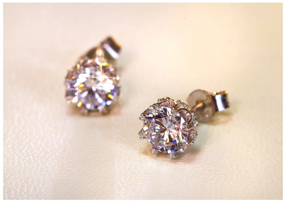 Elegant 925 Silver Stud Earrings with Sparkling Zirconia