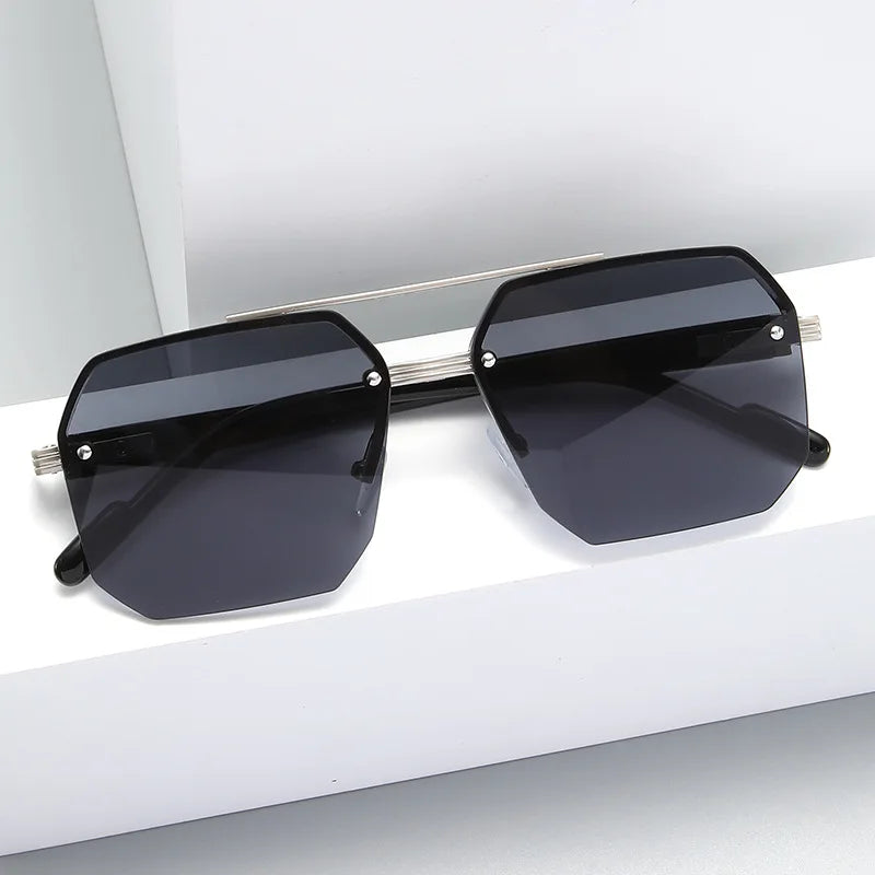 Oversized Retro Sunglasses with UV400 Protection for Men and Women